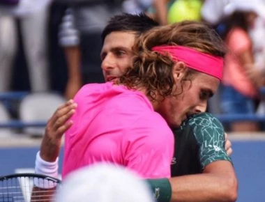 Η «υπόκλιση» του Τζόκοβιτς στον Τσιτσιπά: «You deserved it» (φωτό-βίντεο)